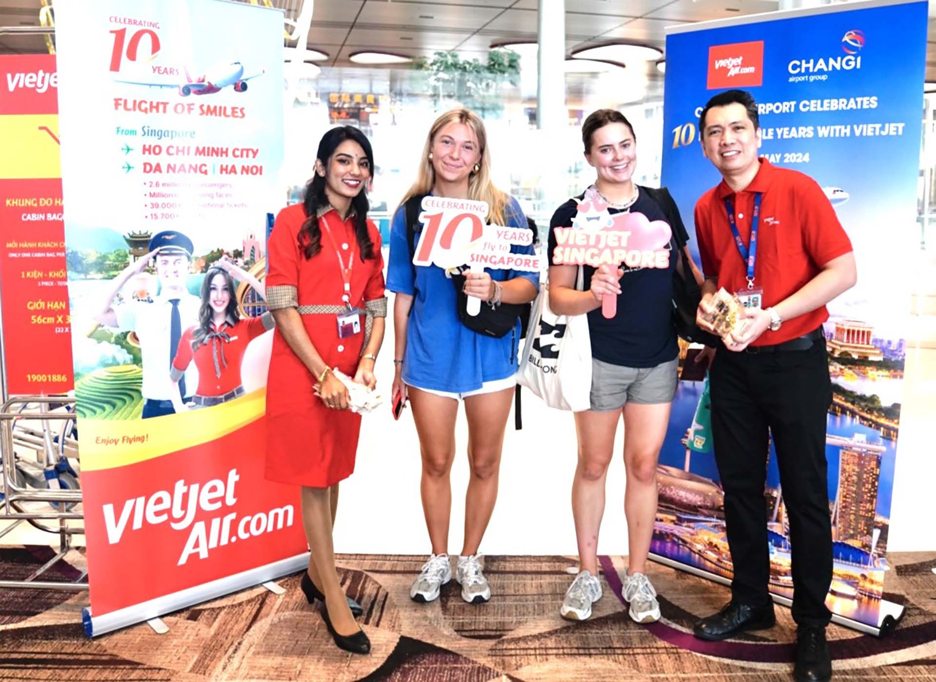 Vietjet mở bán vé chỉ từ 0 đồng tri ân khách hàng dịp kỷ niệm 10 năm bay Singapore