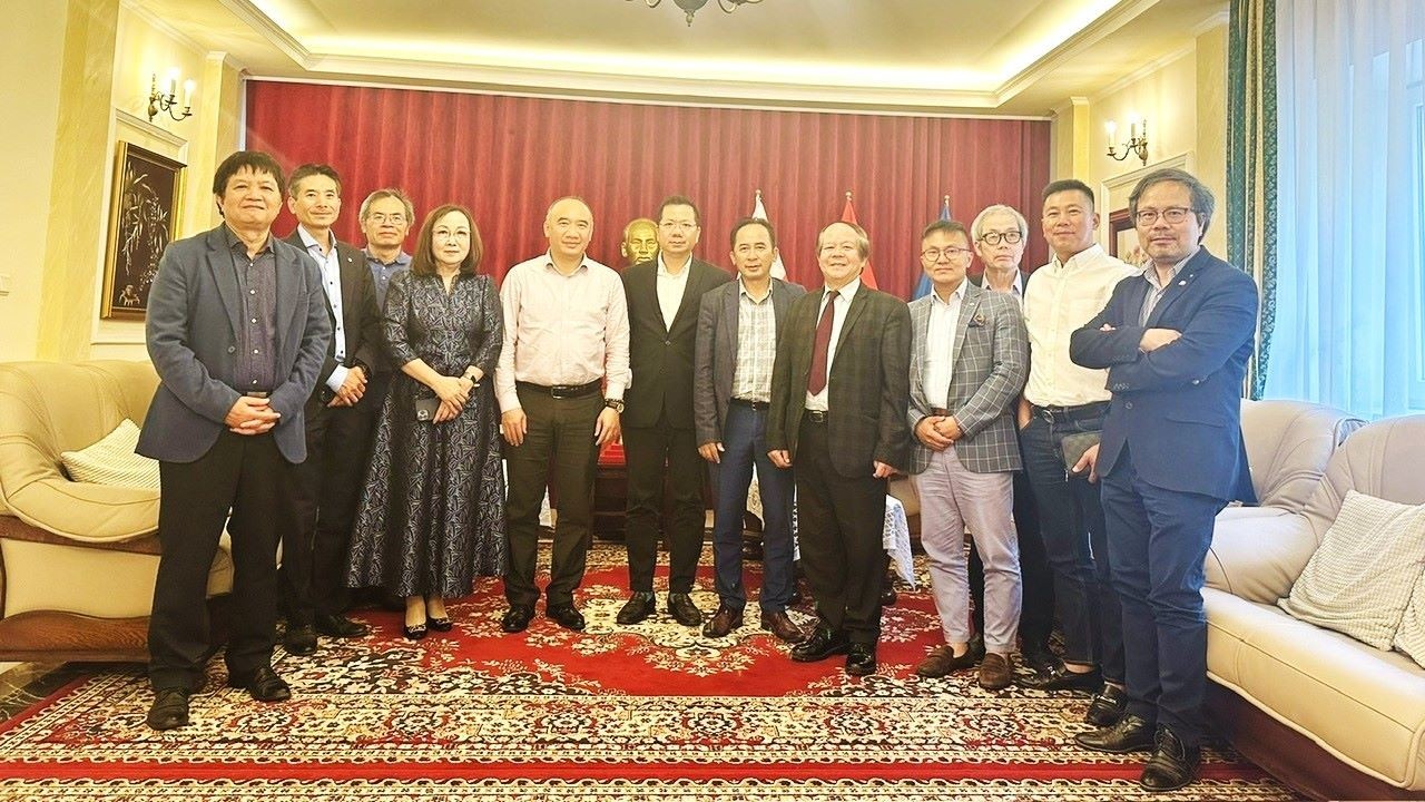 lanh dao uy ban nha nuoc ve nvnonn truc tiep tham hoi dong vien ba con trong vu chay tai ba lan