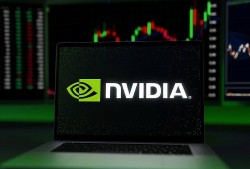 Cổ phiếu Nvidia lập đỉnh vượt mốc 1.000 USD nhờ cơn sốt AI