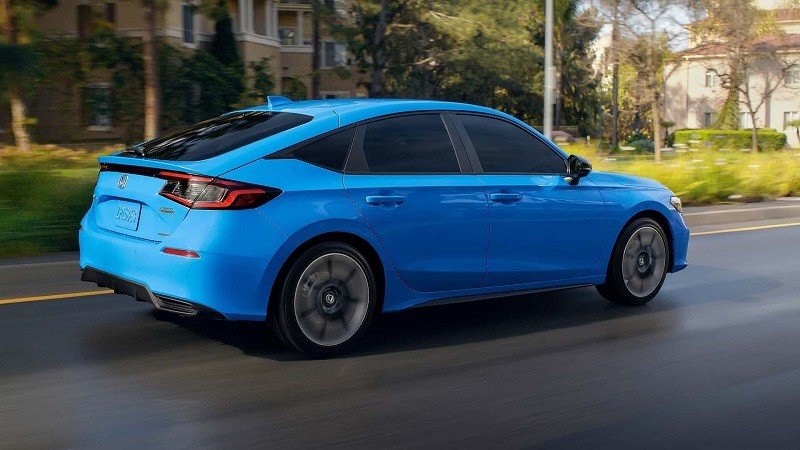 Cận cảnh Honda Civic 2025 vừa ra mắt, có thêm bản hybrid mạnh mẽ