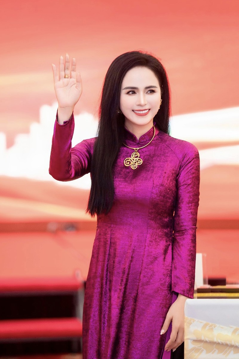 Chủ tịch mạng HWLN lưới Bùi Thanh Hương.