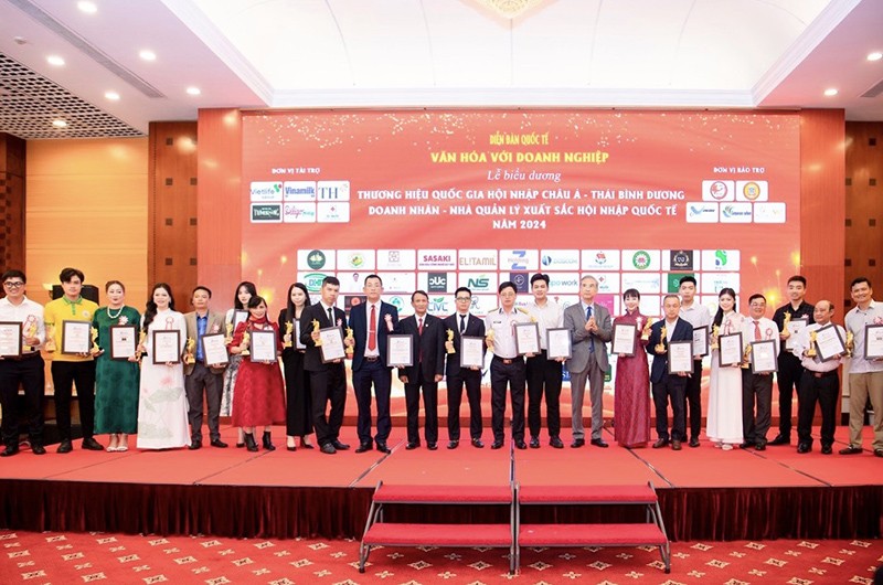 Doanh nhân – Doanh nghiệp được vinh danh tại Diễn đàn quốc tế Văn hóa Doanh nghiệp & Lễ công bố Thương hiệu quốc gia hội nhập châu Á – Thái Bình Dương.