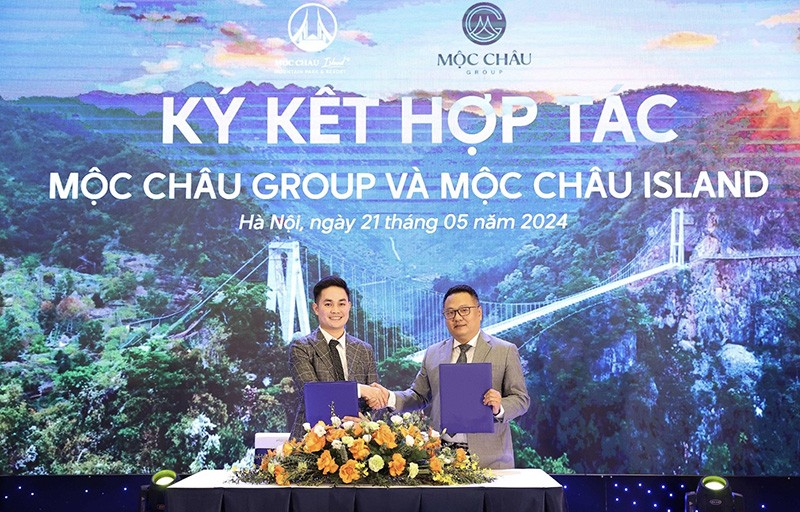 Lãnh đạo Mộc Châu Group ký kết hợp tác chiến lược với Mộc Châu Island.