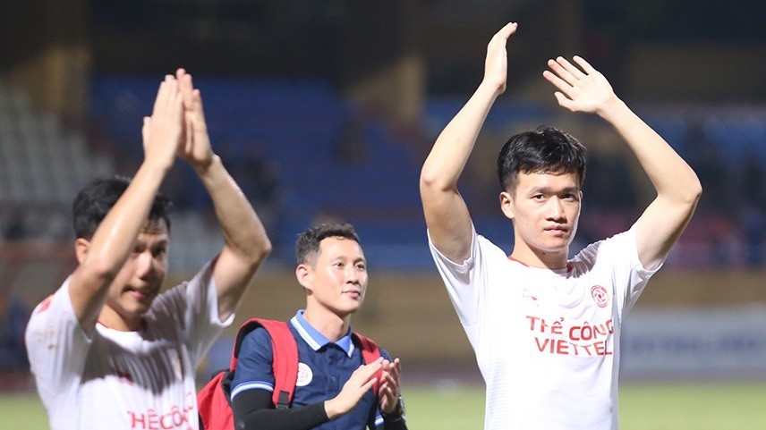 vleague nguyen hoang duc chan thuong truoc ngay doi tuyen viet nam hoi quan
