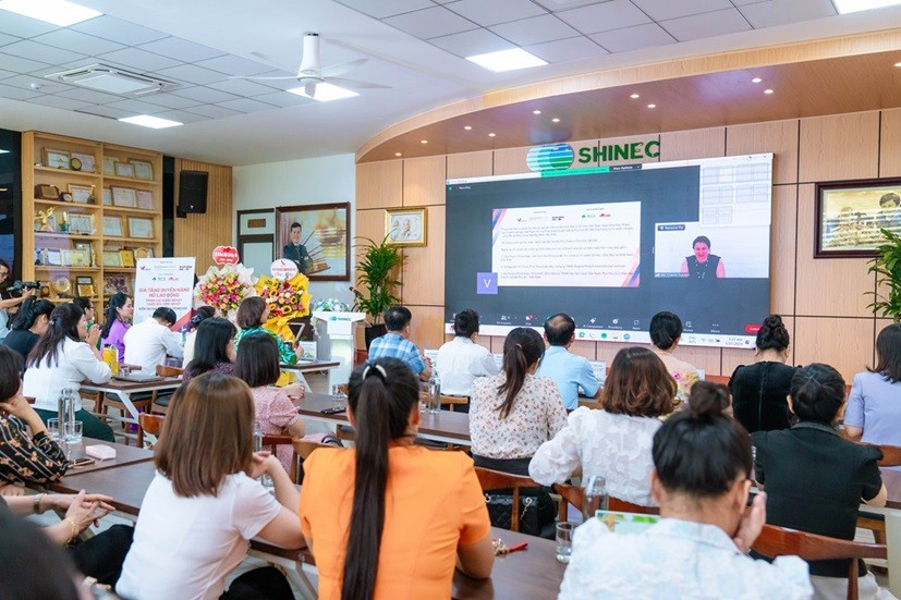 Gia tăng quyền năng nữ lao động trong các Khu công nghiệp Gia tăng quyền năng nữ lao động trong các Khu công nghiệp
