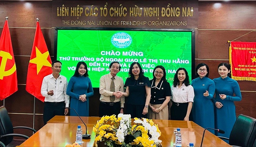 Thứ trưởng Bộ Ngoại giao Lê Thị Thu Hằng làm việc tại Đồng Nai