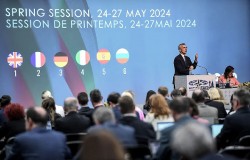 Khối lập pháp NATO ra tuyên bố hối phương Tây 