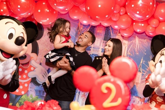 Mùa giải 2023/24 kết thúc, hình ảnh các cầu thủ Arsenal đi nghỉ cùng người thân