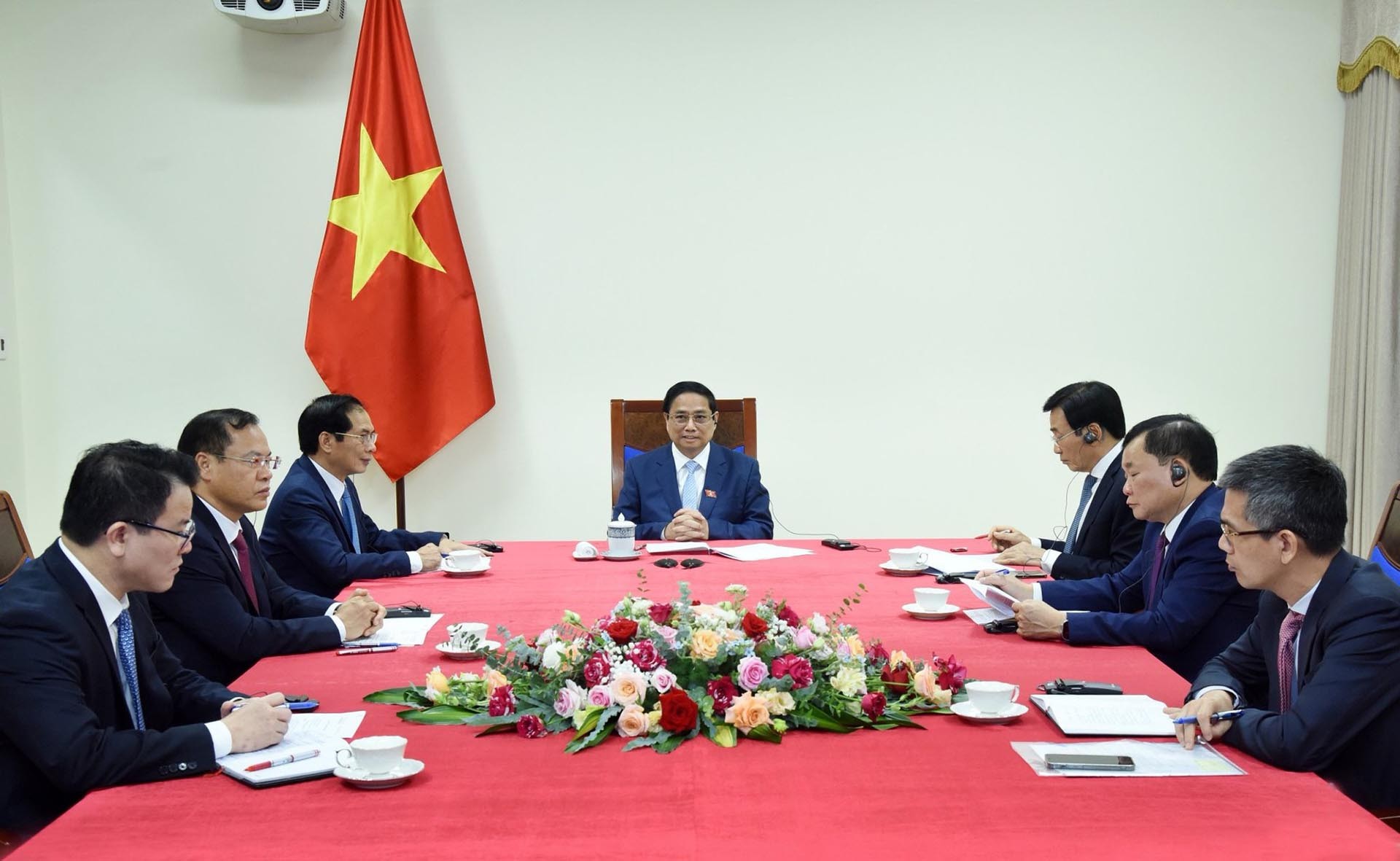 Singapore luôn là đối tác quan trọng của Việt Nam ở khu vực cũng như trên thế giới Singapore luôn là đối tác quan trọng của Việt Nam ở khu vực cũng như trên thế giới