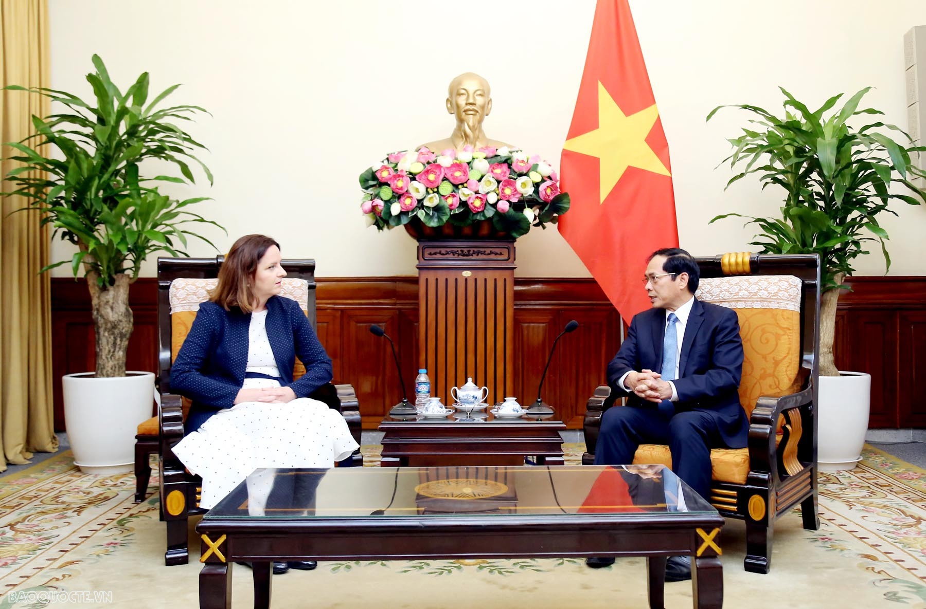 Bộ trưởng ngoại giao Bùi Thanh Sơn tiếp Quốc Vụ khanh Ba Lan