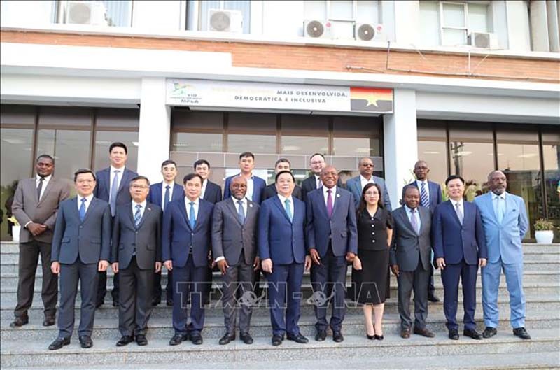Việt Nam luôn coi trọng quan hệ hợp tác nhiều mặt với Angola và Đảng PMLA Việt Nam luôn coi trọng quan hệ hợp tác nhiều mặt với Angola và Đảng PMLA