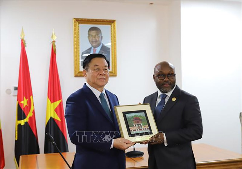 Việt Nam luôn coi trọng quan hệ hợp tác nhiều mặt với Angola và Đảng PMLA Việt Nam luôn coi trọng quan hệ hợp tác nhiều mặt với Angola và Đảng PMLA