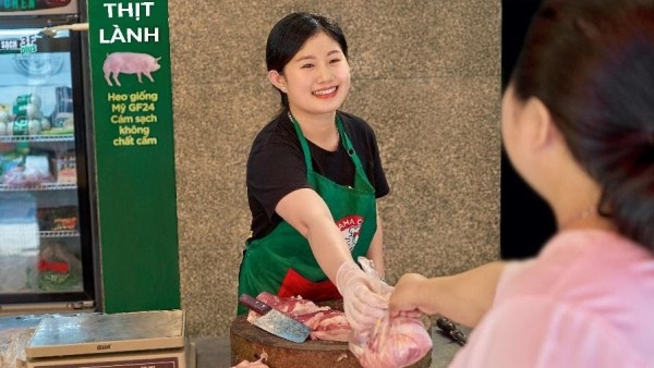 Giá heo hơi hôm nay 11/12: Miền Bắc và Trung - Tây Nguyên nhích nhẹ, miền Nam chững giá; Bắc Ninh giao dịch cao nhất cả nước