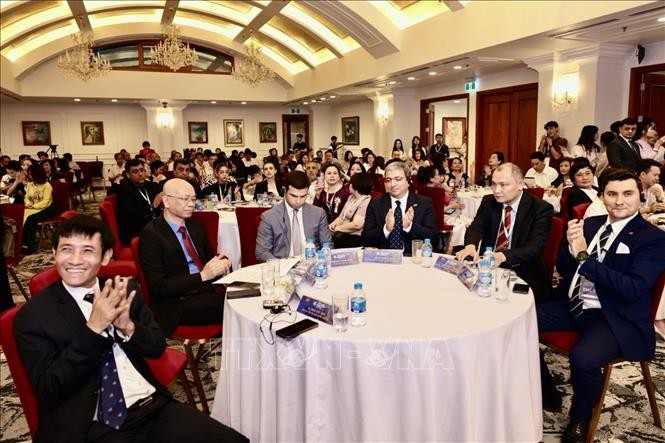 Mở rộng cơ hội kinh doanh, phát triển thị trường tại Diễn đàn Đầu tư và Kinh doanh toàn cầu