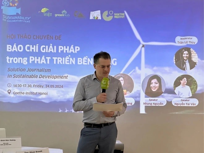 Phát huy vai trò của báo chí