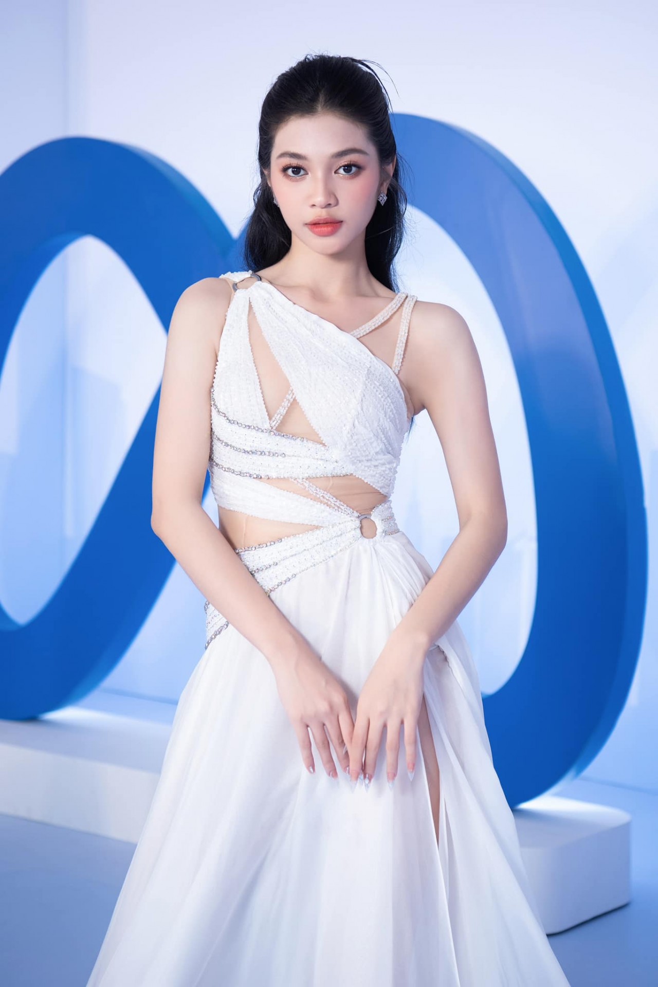 Á hậu Huỳnh Minh Kiên