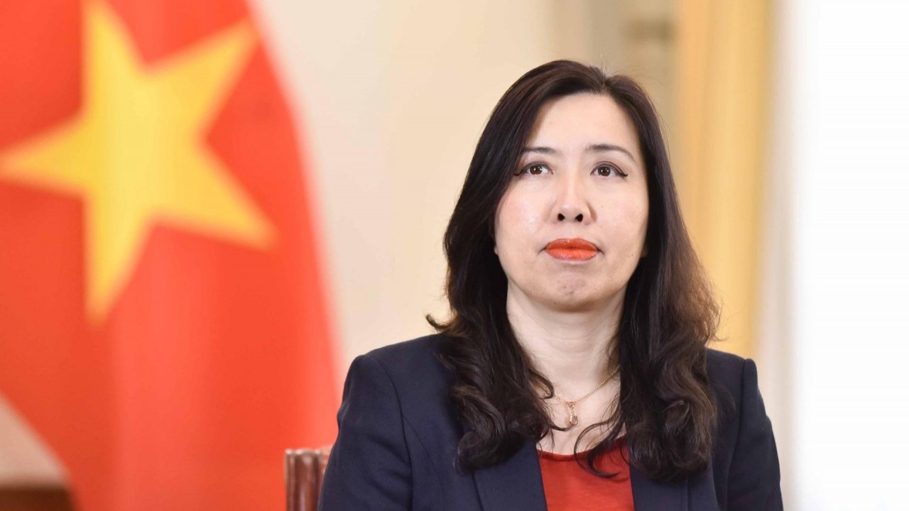 thu truong ngoai giao le thi thu hang tra loi phong van hang thong tan tass ve chuyen tham cua tong thong putin