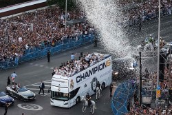 Real Madrid diễu hành mừng vô địch Champions League
