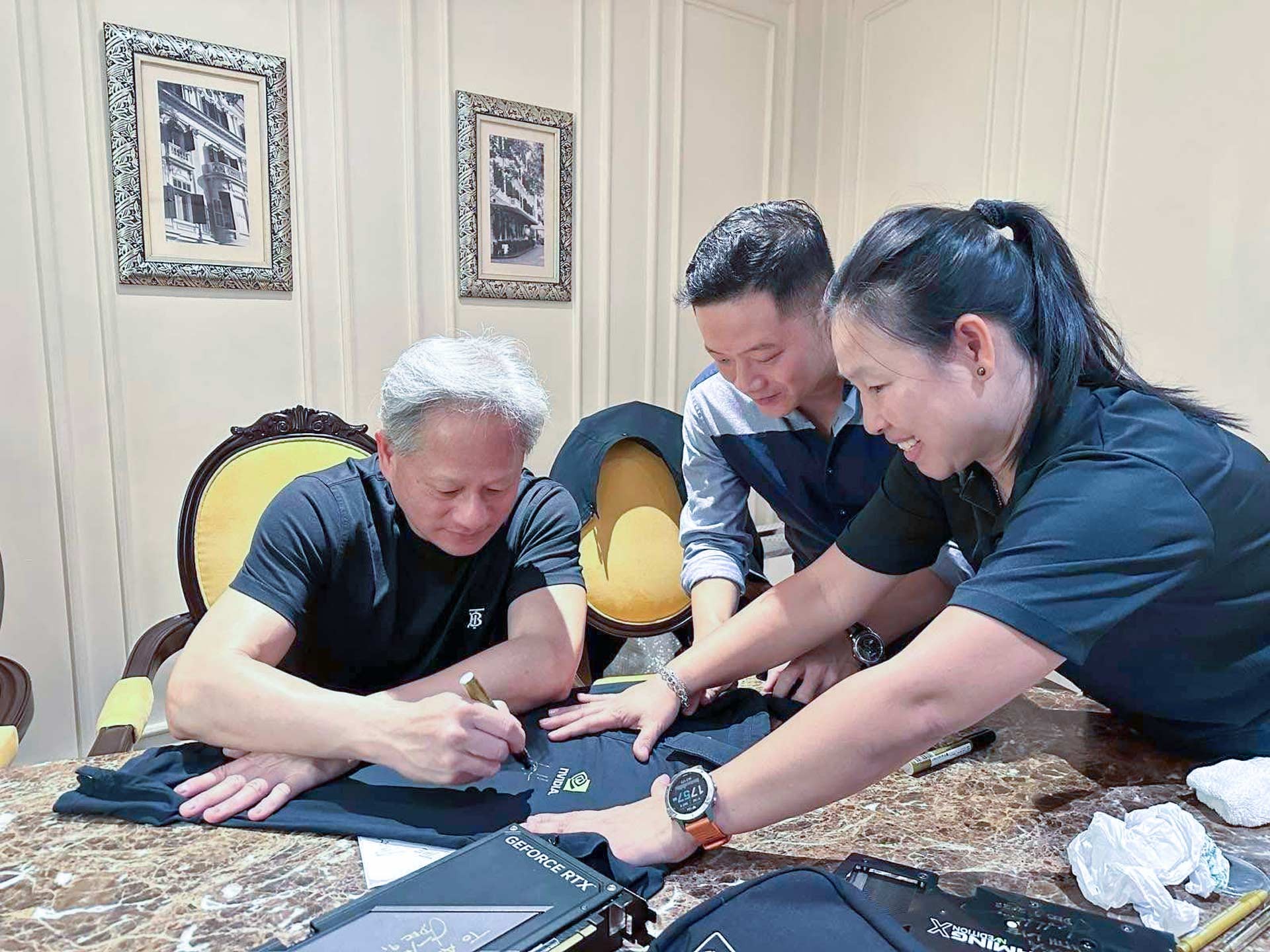 Chủ tịch Nvidia có nhiều tình cảm với Việt Nam, tuyên bố sẽ đưa Việt Nam trở thành quê hương thứ 2 của Nvidia.