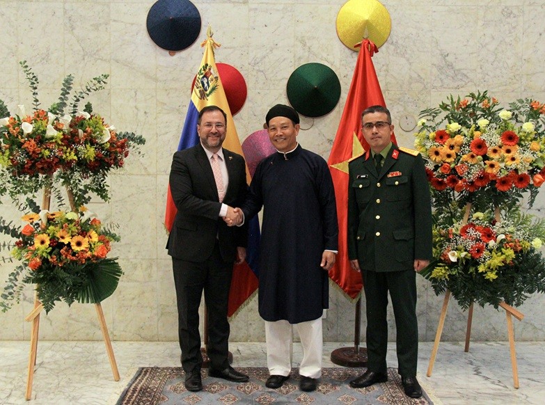 Đại sứ Vũ Trung Mỹ