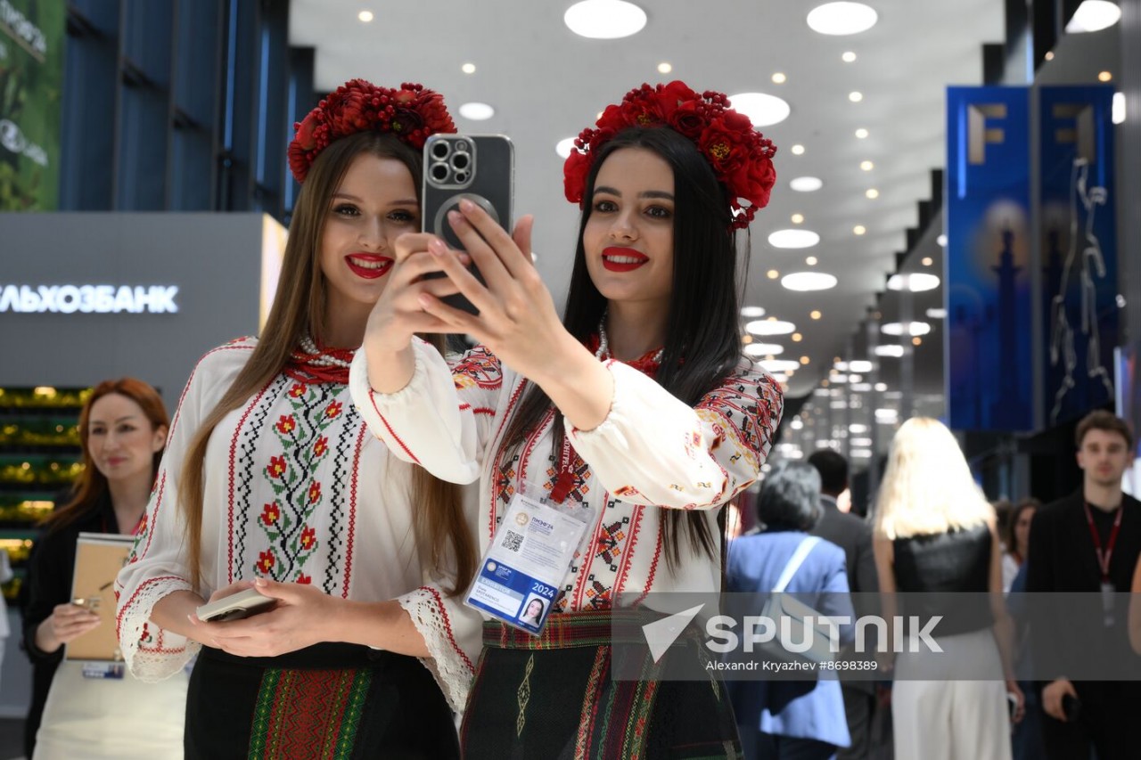 Khai mạc SPIEF 2024: Chiêm ngưỡng độ 'sang xịn mịn' nước Nga đãi khách tại Diễn đàn Kinh tế St. Petersburg