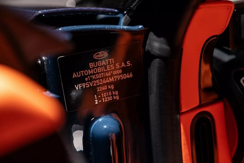 Chiếc siêu xe được bán đấu giá mang số thứ tự 46/92.