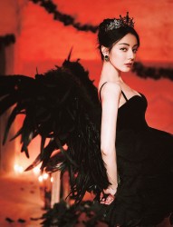 Địch Lệ Nhiệt Ba đẹp tựa thiên nga, người hâm mộ khen như bước ra từ truyện cổ tích