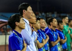 Cư xử lịch thiệp, HLV Kim Sang Sik ghi điểm với người hâm mộ bóng đá Việt Nam