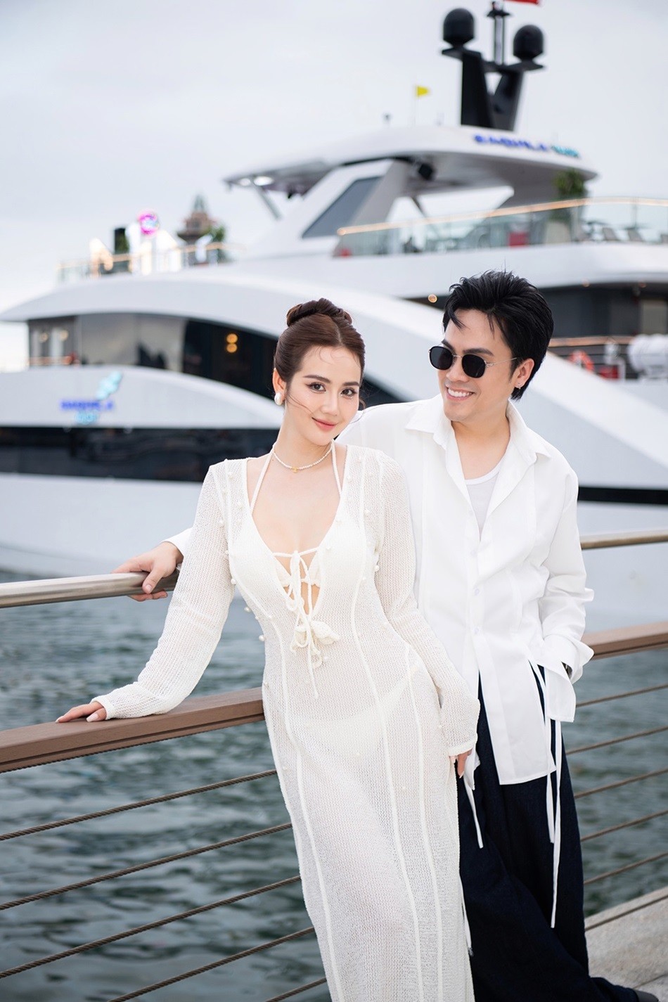 Hình ảnh diễn viên Phan Minh Huyền đón sinh nhật sớm bên hội bạn thân diễn viên truyền hình