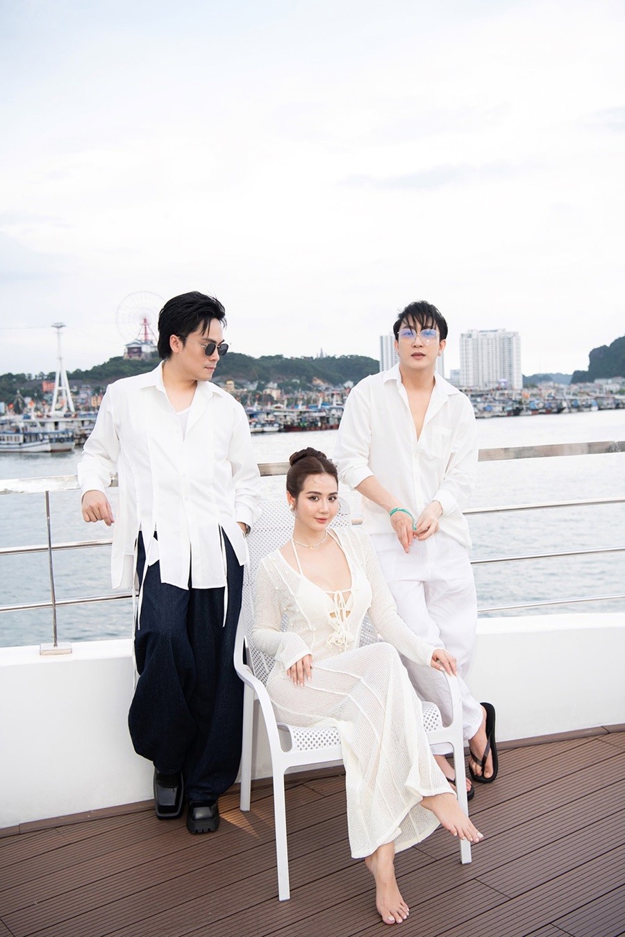 Hình ảnh diễn viên Phan Minh Huyền đón sinh nhật sớm bên hội bạn thân diễn viên truyền hình