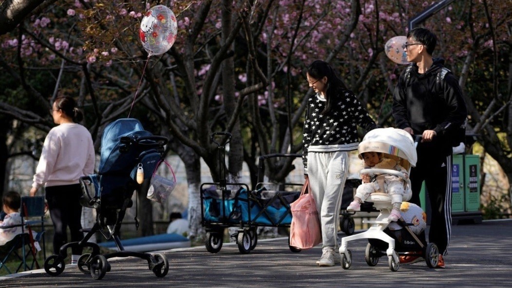 ta hoa vi ty le sinh thap ky luc mot do thi cua trung quoc giam den 70 chi phi y te ho tro cac gia dinh sinh con