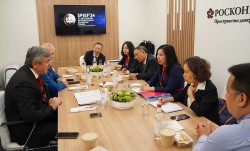 Đoàn Việt Nam tiếp xúc song phương tại Diễn đàn Kinh tế quốc tế Saint-Petersburg lần thứ 27