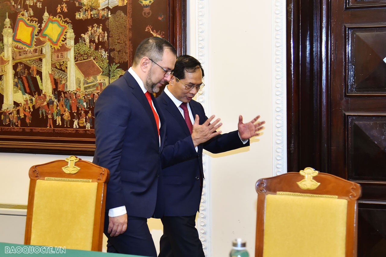 Bộ trưởng Ngoại giao Bùi Thanh Sơn đón, hội đàm với Bộ trưởng Ngoại giao Venezuela Yvan Gil Pinto