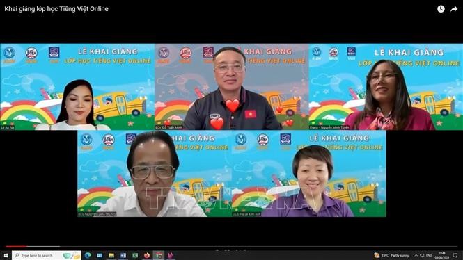 Hỗ trợ cộng đồng người Việt tại Anh gìn giữ tiếng Việt và văn hóa Việt Nam Hỗ trợ cộng đồng người Việt tại Anh gìn giữ tiếng Việt và văn hóa Việt Nam