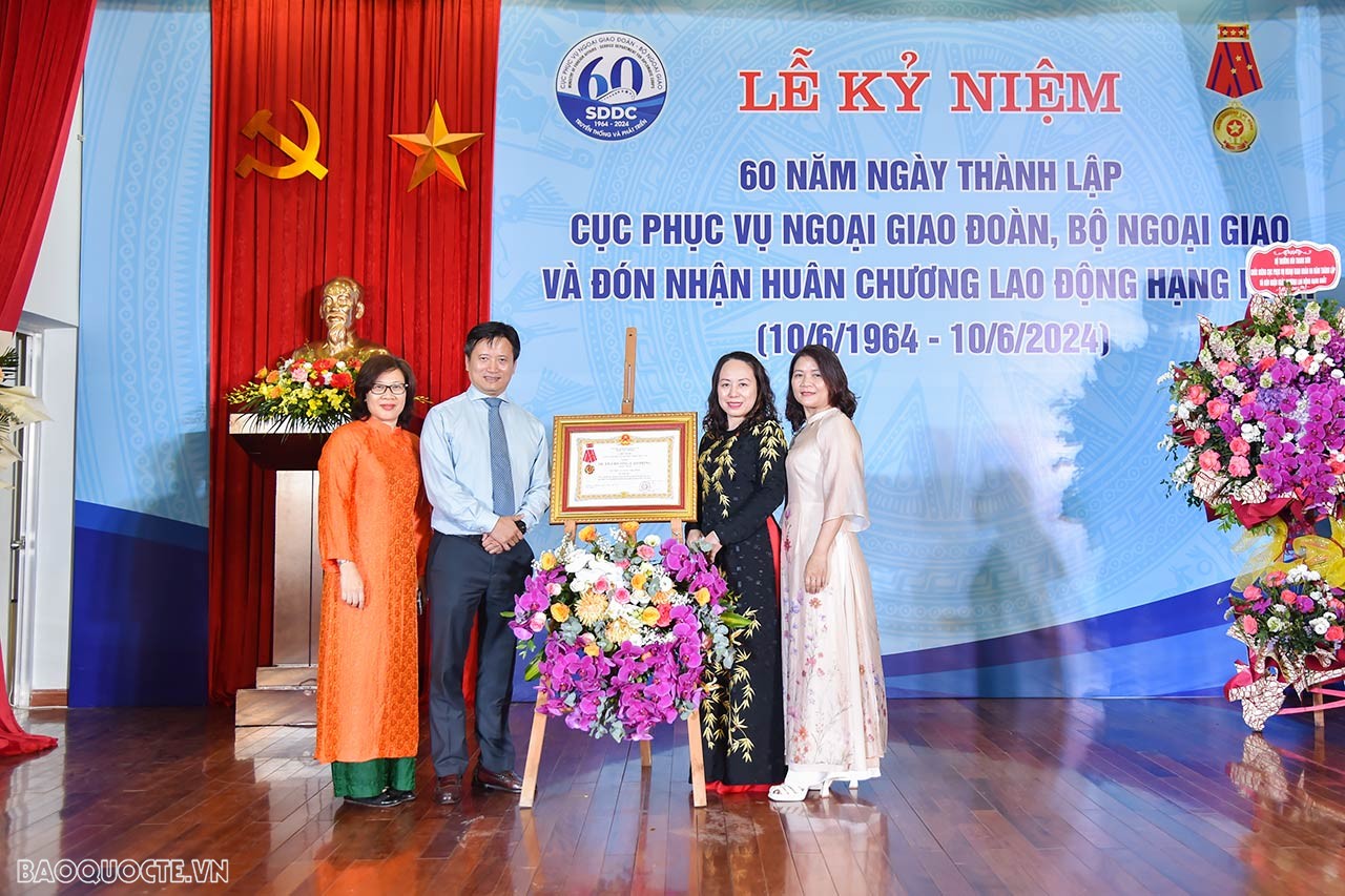 Cục Phục vụ Ngoại giao đoàn đón nhận Huân chương Lao động hạng Nhất