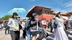 Trung Quốc: Miền Bắc sắp có đợt nắng nóng kỷ lục, phía Nam mưa lớn nhiều tuần