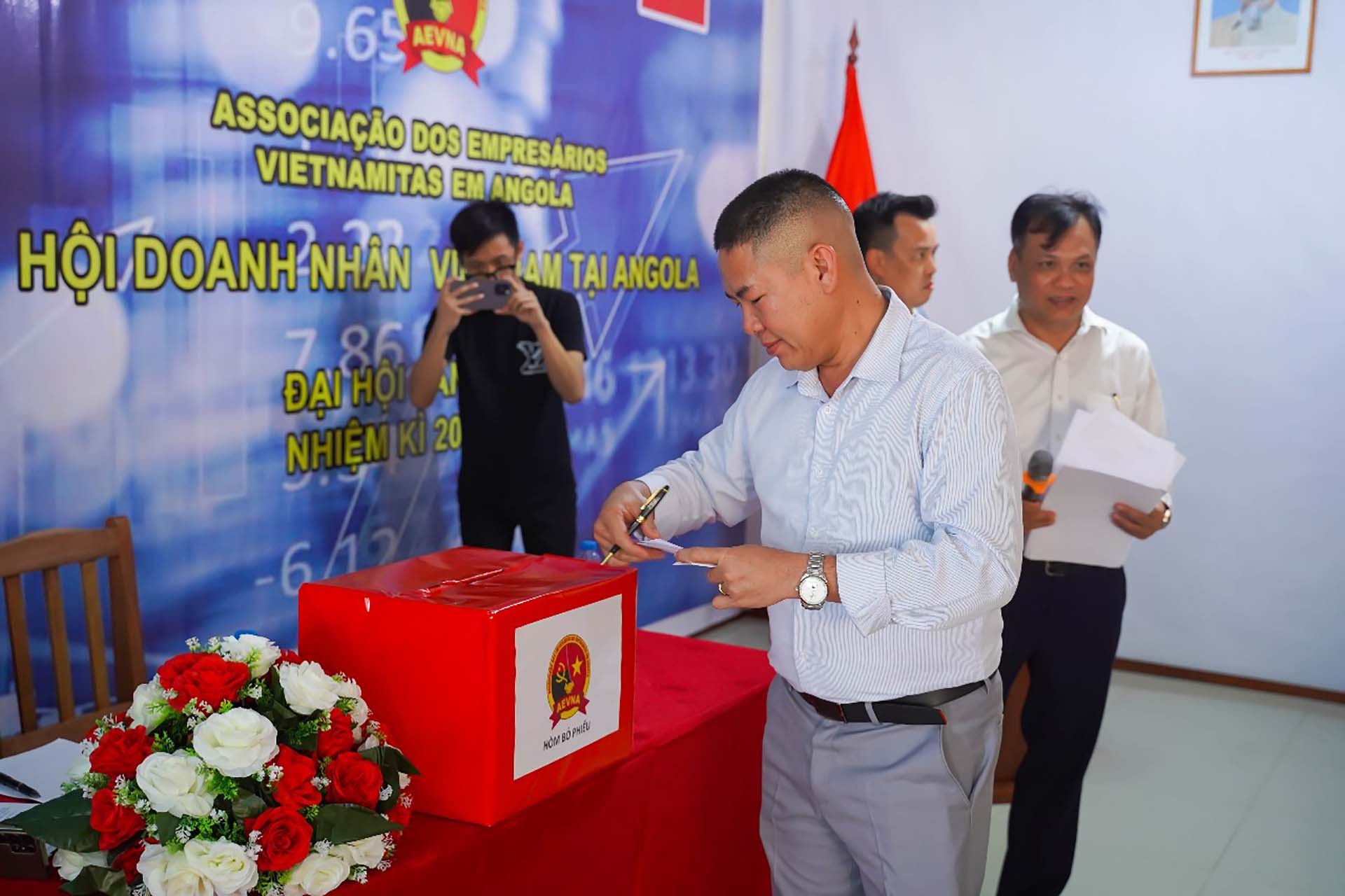 Hội Doanh nhân Việt Nam tại Angola chính thức thành lập sau một năm chuẩn bị Hội Doanh nhân Việt Nam tại Angola chính thức thành lập sau một năm chuẩn bị