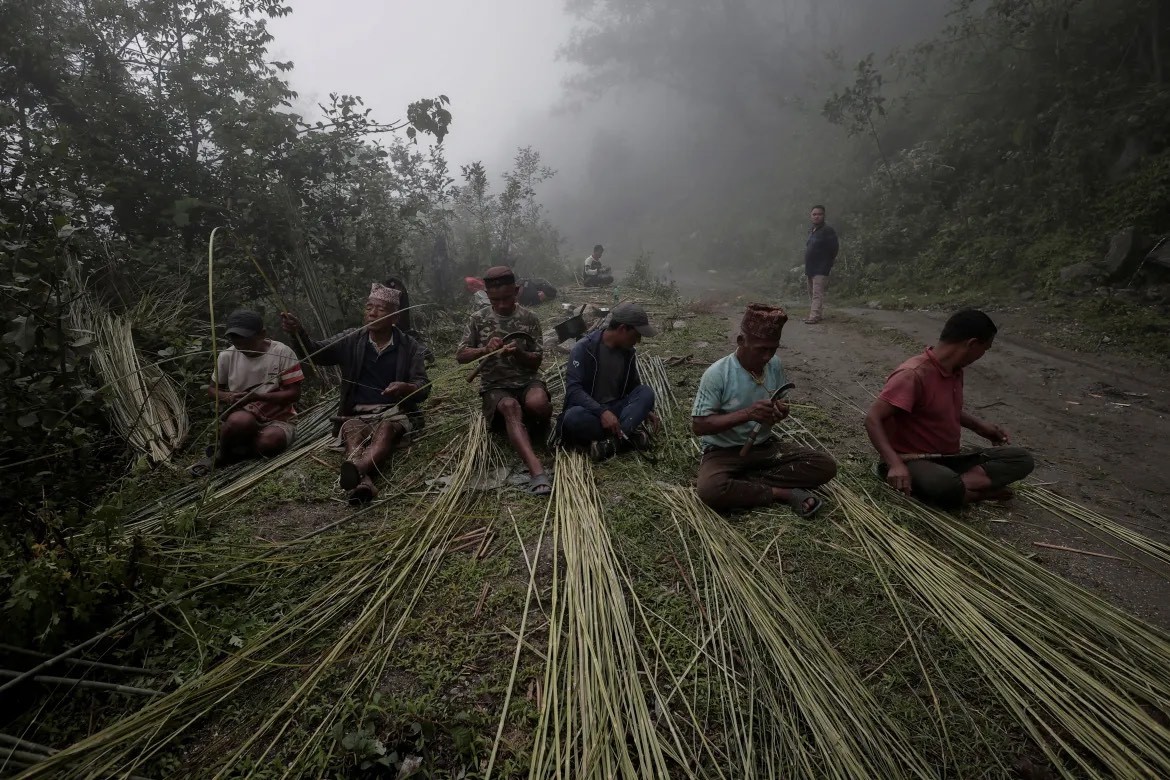 Biến đổi khí hậu: Nghề thu mật ong truyền thống lâu đời ở Nepal bị ‘đe doạ’