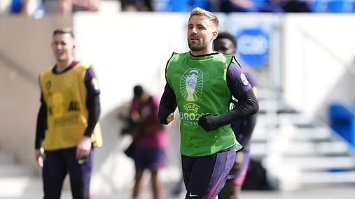 Luke Shaw tập luyện cùng tuyển Anh, có thể thi đấu trận ra quân EURO 2024?