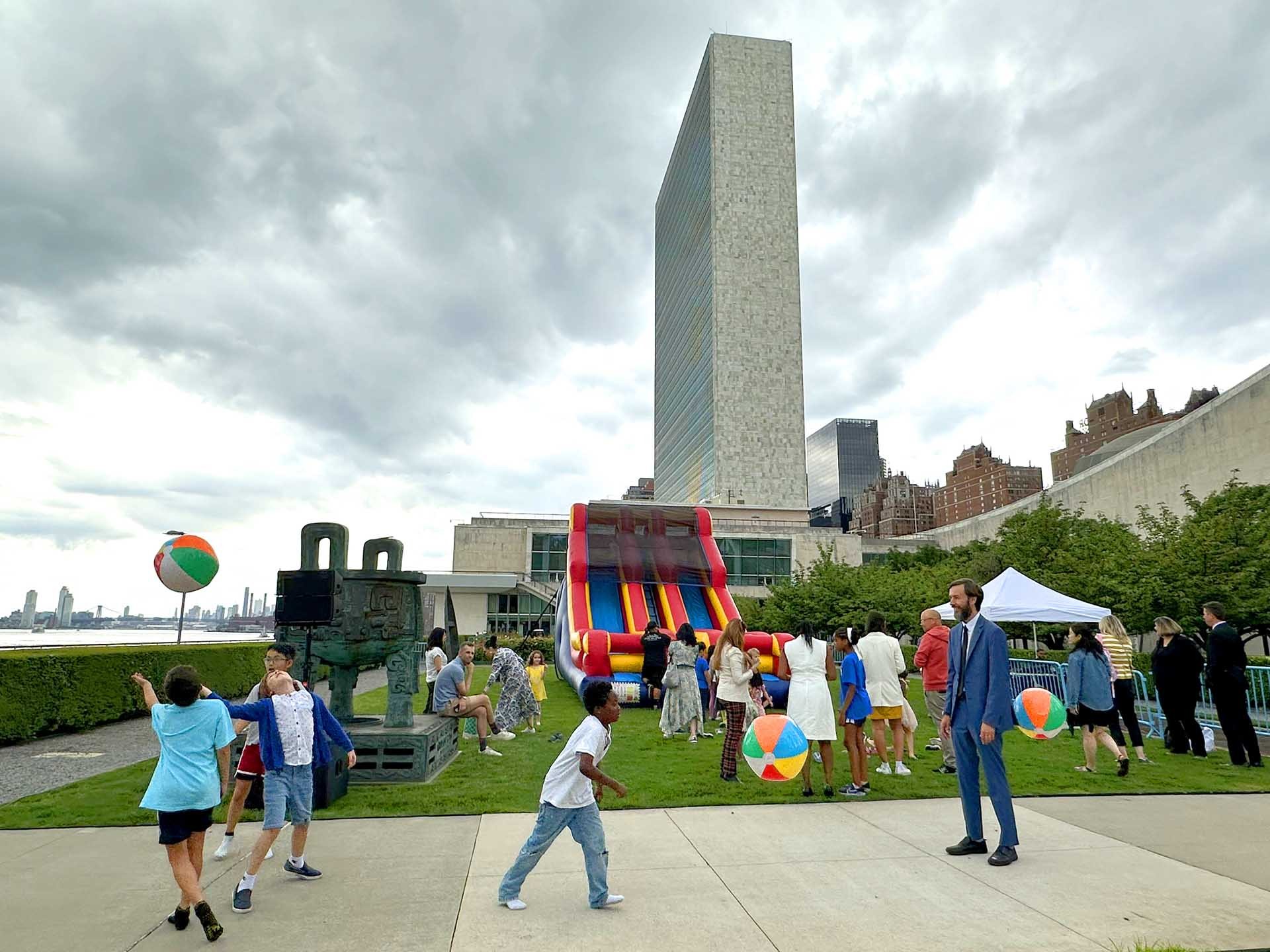 Liên hợp quốc lần đầu tiên kỷ niệm Ngày quốc tế Vui chơi