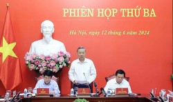 Chủ tịch nước Tô Lâm chủ trì phiên họp thứ ba Ban chỉ đạo tổng kết 40 năm đổi mới