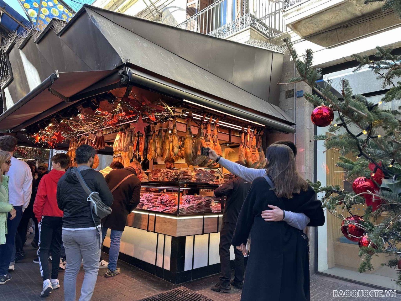 Du lịch Tây Ban Nha: Trải nghiệm ‘foodtour’ tại khu chợ biểu tượng của Barcelona