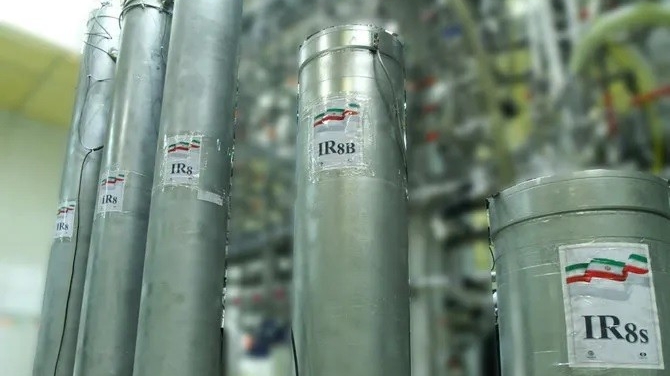 IAEA nói Iran sắp có bom nguyên tử, Mỹ gia tăng trừng phạt nhắm vào xuất khẩu dầu mỏ của Tehran