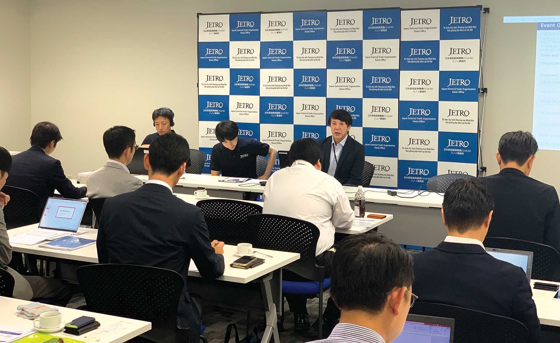 Ông Nakajima Takeo tại sự kiện Giới thiệu mô hình kinh doanh, dự án mới của các doanh nghiệp Nhật Bản tại Việt Nam (Japan Business Pitch Vol.1), ngày 7/6 tại Hà Nội. (Ảnh: Diễn Tú) Ông Nakajima Takeo tại sự kiện Giới thiệu mô hình kinh doanh, dự án mới của các doanh nghiệp Nhật Bản tại Việt Nam (Japan Business Pitch Vol.1), ngày 7/6 tại Hà Nội. (Ảnh: Diễn Tú)