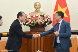 Thứ trưởng Thường trực Bộ Ngoại giao Nguyễn Minh Vũ tiếp Phó Chủ nhiệm Ủy ban Đối ngoại Nhân đại toàn quốc Trung Quốc