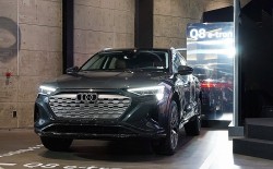 Audi Q8 e-tron chính thức ra mắt khách hàng Việt, giá khởi điểm 3,8 tỷ đồng