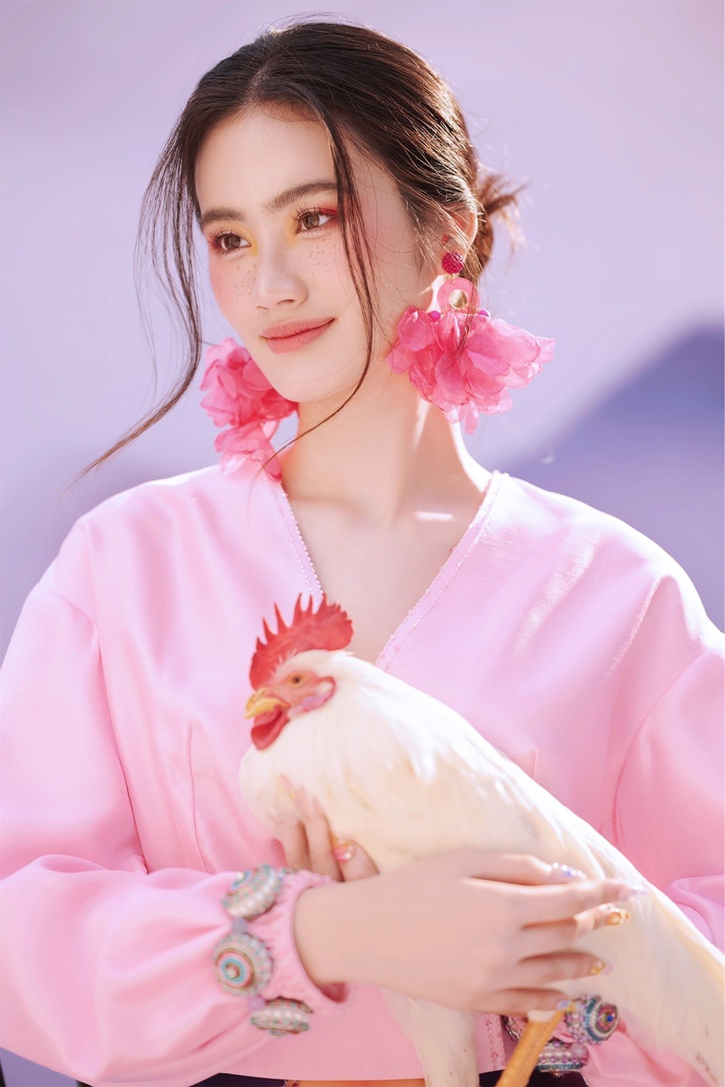 Bộ ảnh Hoa hậu Ý Nhi và hai Á hậu