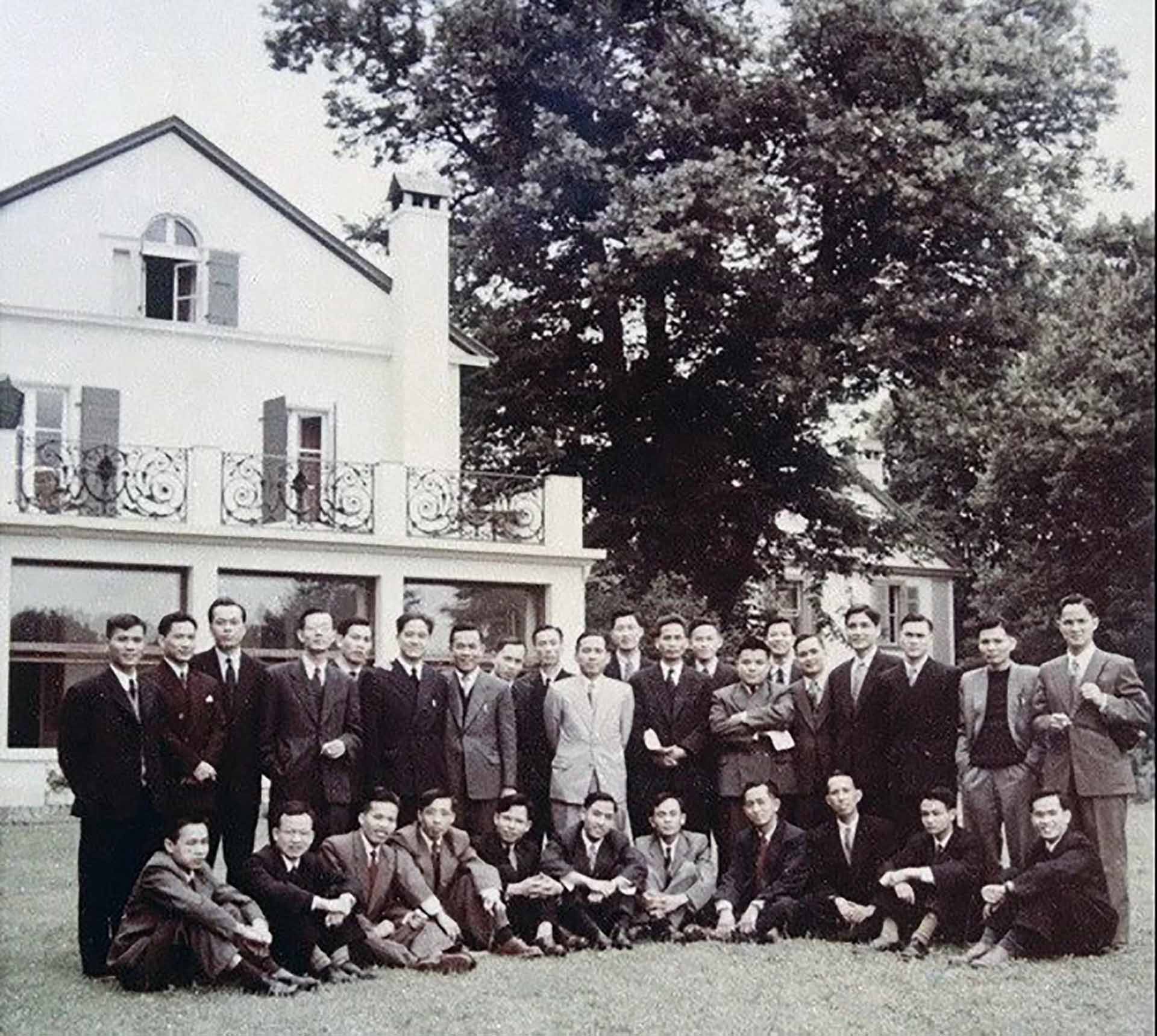 Những ‘nhà báo Việt Minh’ ở Geneva Những ‘nhà báo Việt Minh’ ở Geneva