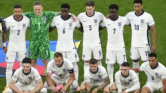 HLV Gareth Southgate giữ nguyên đội hình tuyển Anh đấu Đan Mạch