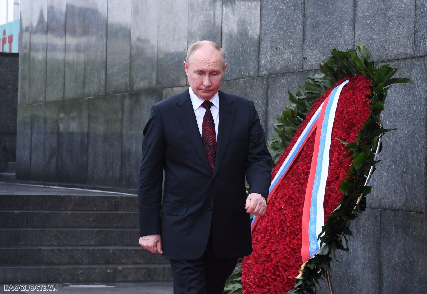 Tổng thống Nga Vladimir Putin viếng Lăng Chủ tịch Hồ Chí Minh Tổng thống Nga Vladimir Putin viếng Lăng Chủ tịch Hồ Chí Minh